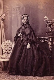 Queen_Emma_of_Hawaii,_photograph_by_Camille_Silvy